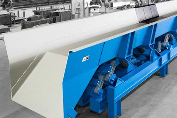 是時(shí)候?yàn)槟纳a(chǎn)選購一臺(tái)更適合的振動(dòng)輸送機(jī)了??！